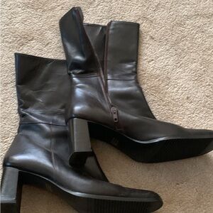 Harold's Dark Brown Heeled Boots